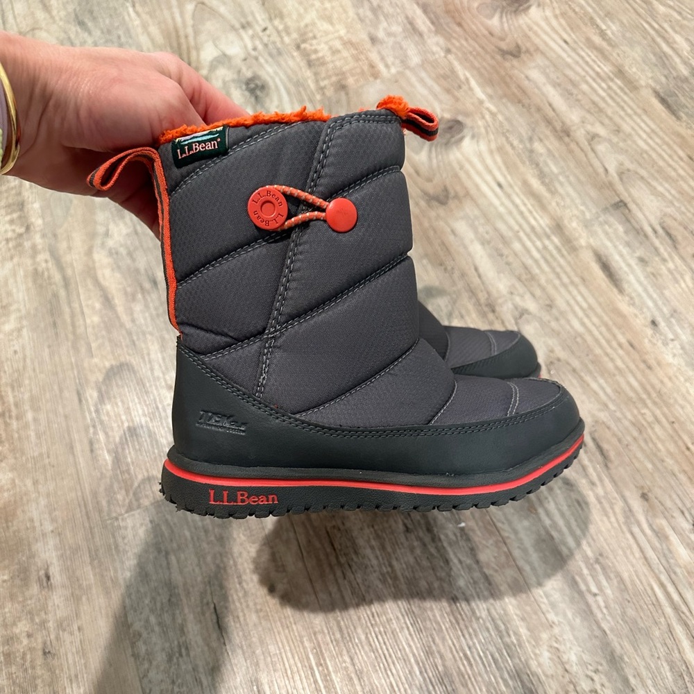 LL BEAN KIDS ULTRALIGHT WINTER BOOTS (size 12)
